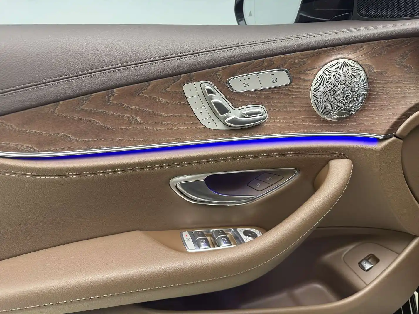 Mercedes-Benz E 300 L, 2022 9