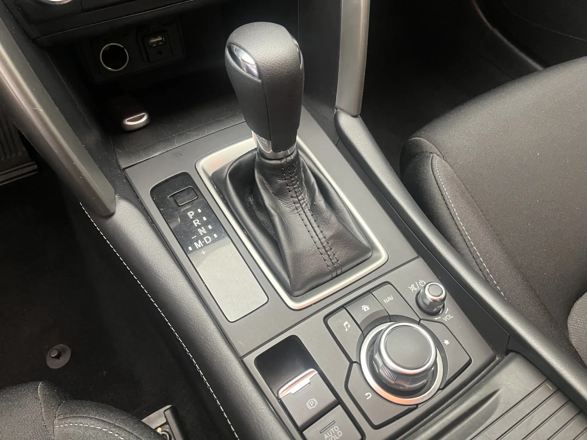 Mazda CX-4, 2019 13