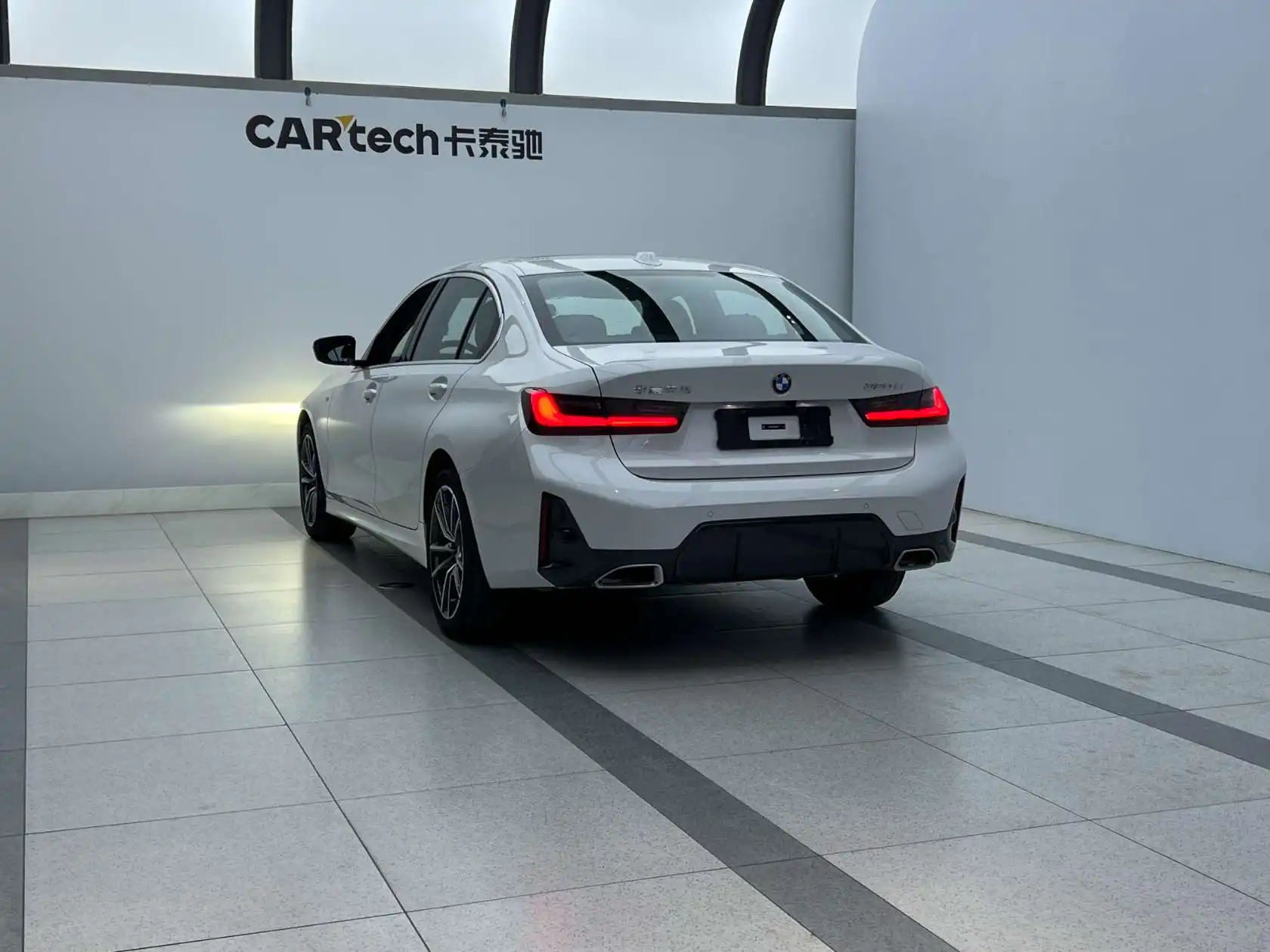 BMW 320Li, 2024 4