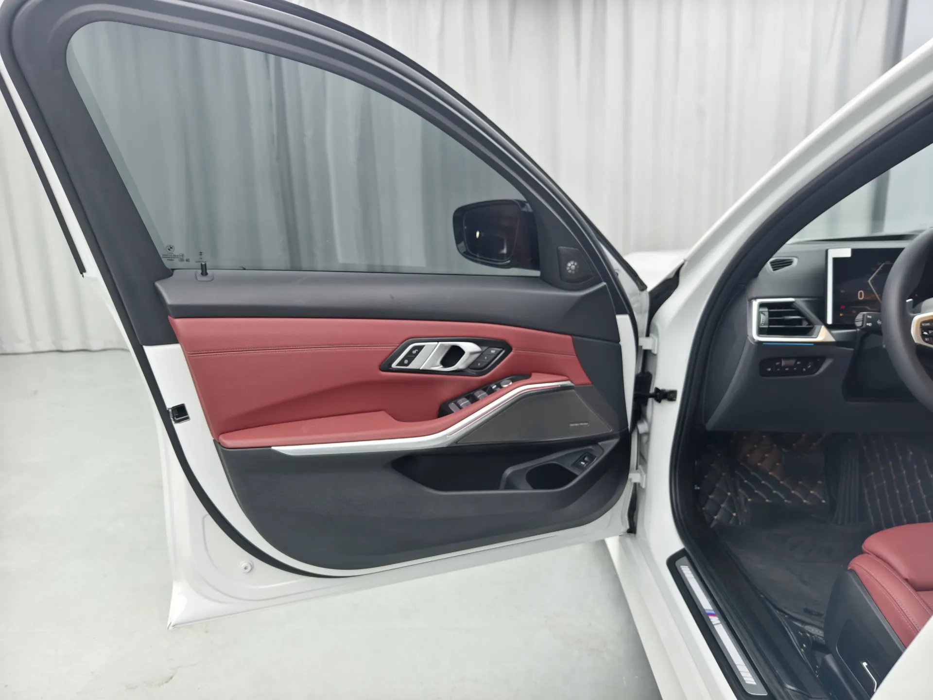 BMW 330Li, 2024 10