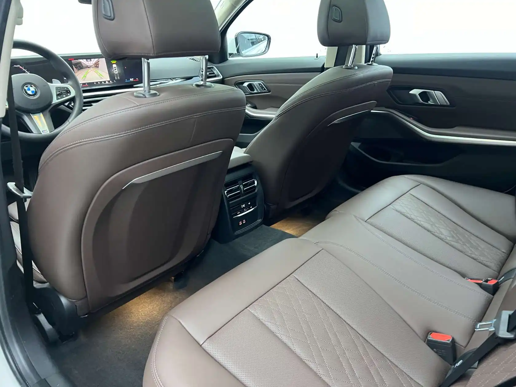 BMW 320Li, 2024 14
