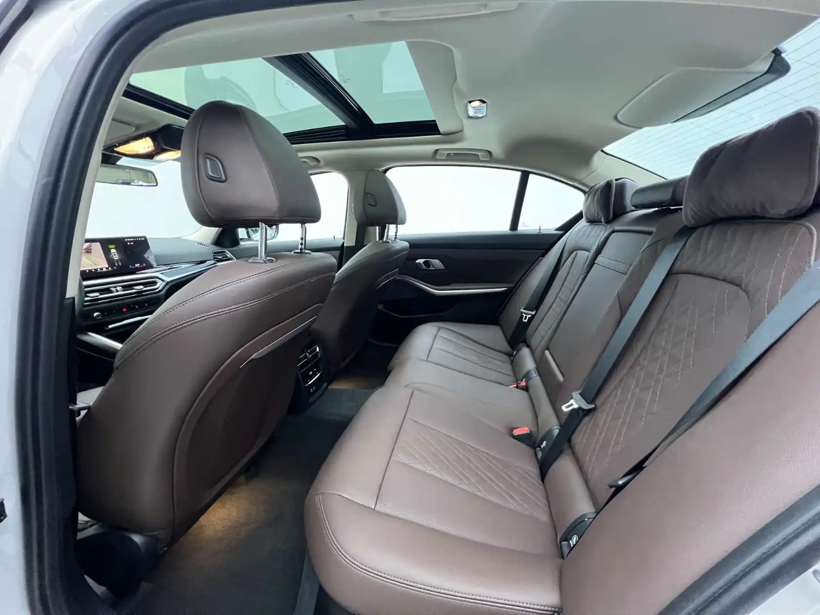 BMW 320Li, 2024 13
