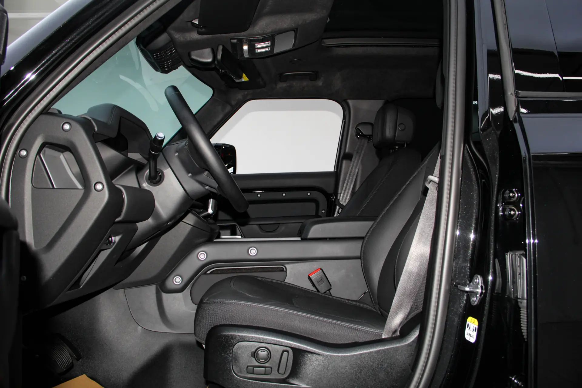 Land Rover Defender, 2025 18
