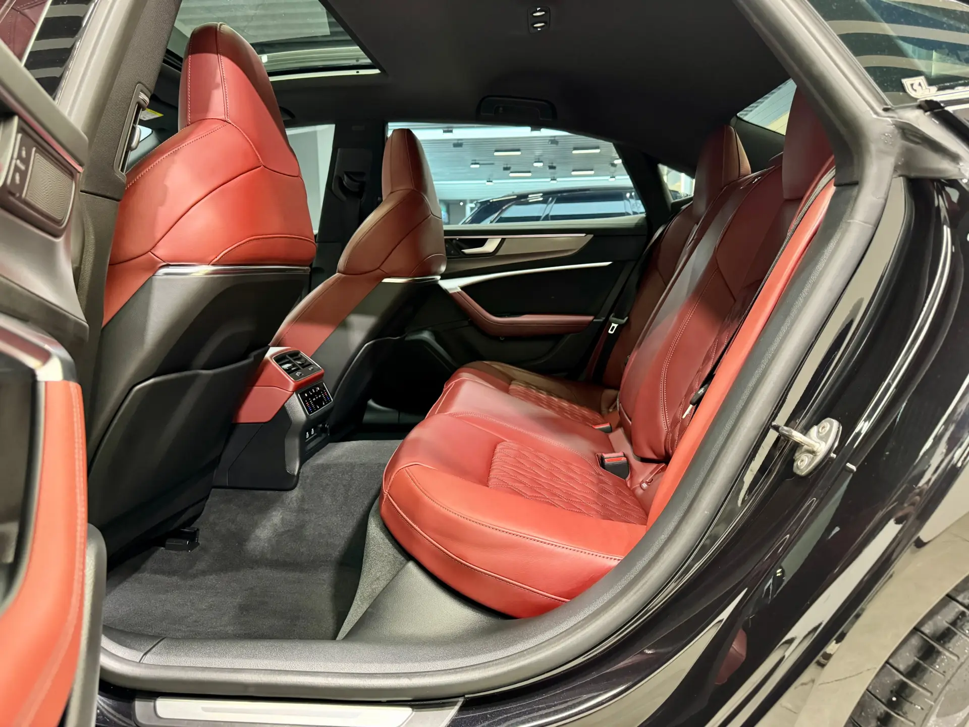 Audi A7L 45 TFSI, 2024 17