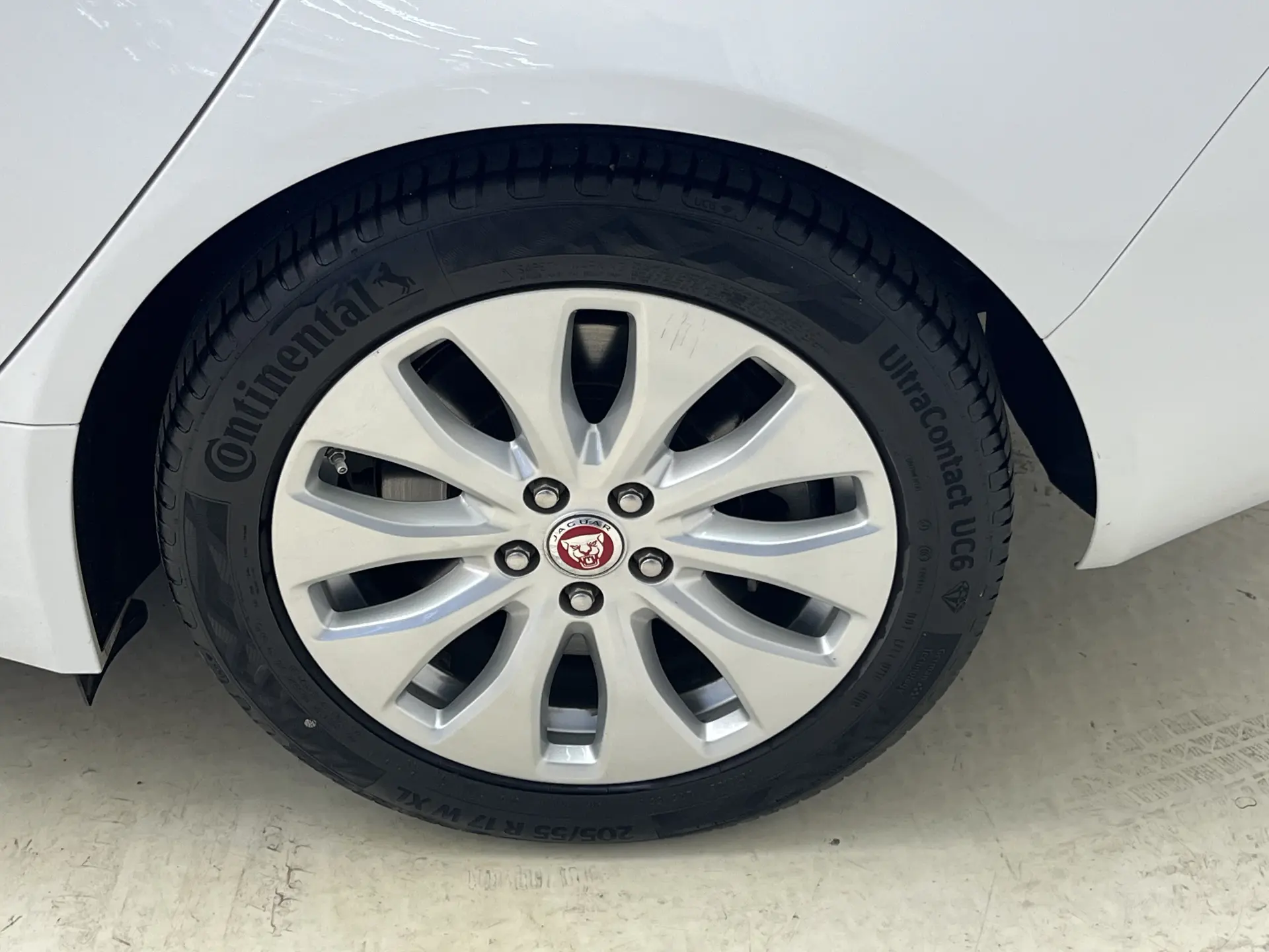 Jaguar XEL, 2019 9