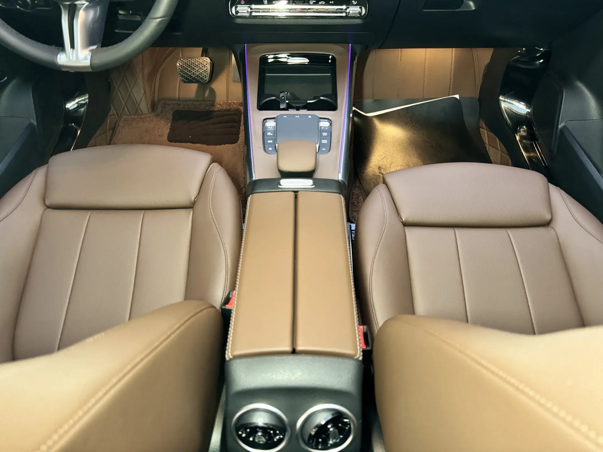 Mercedes-Benz GLB, 2024 20