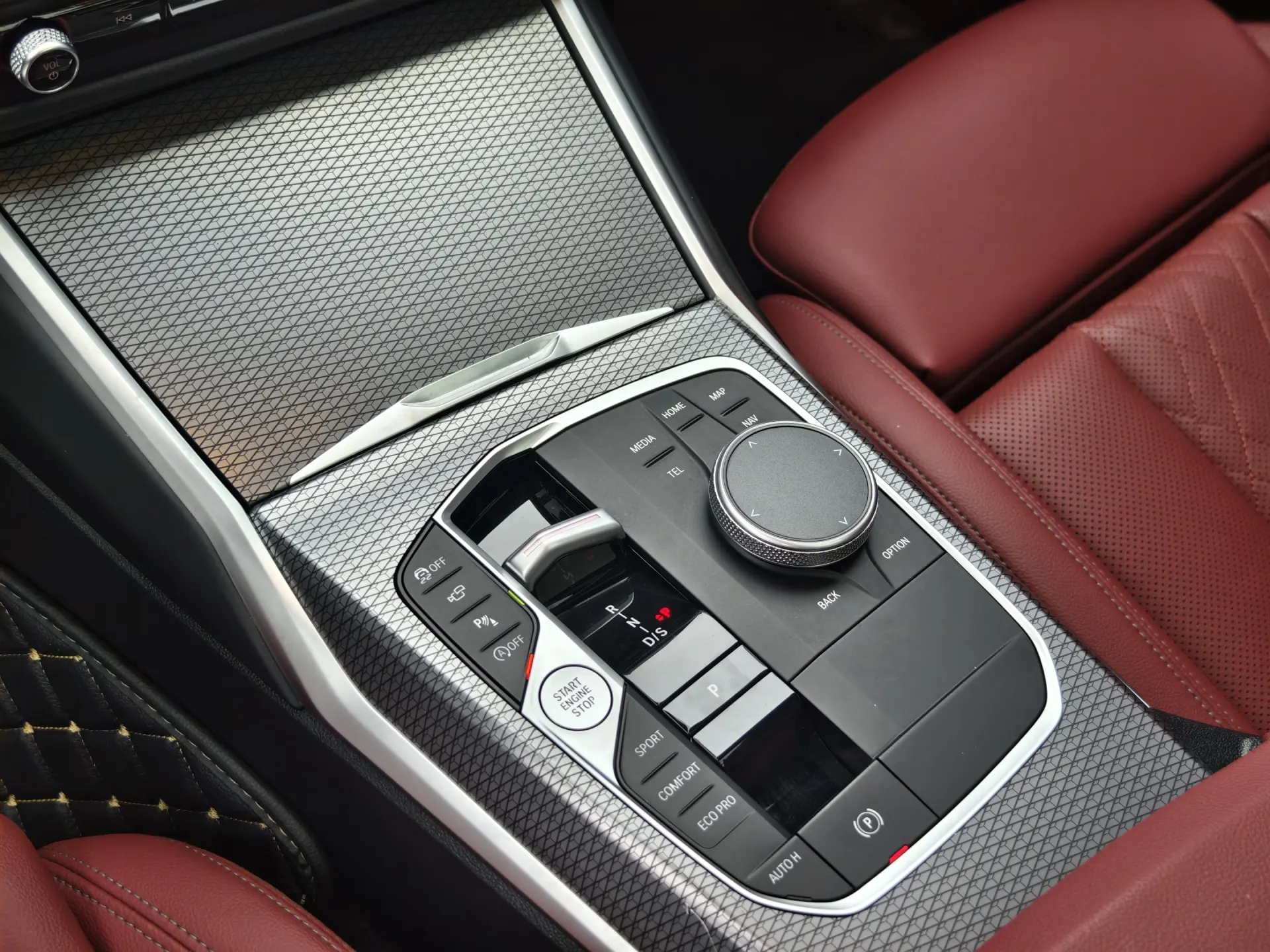 BMW 330Li, 2024 13