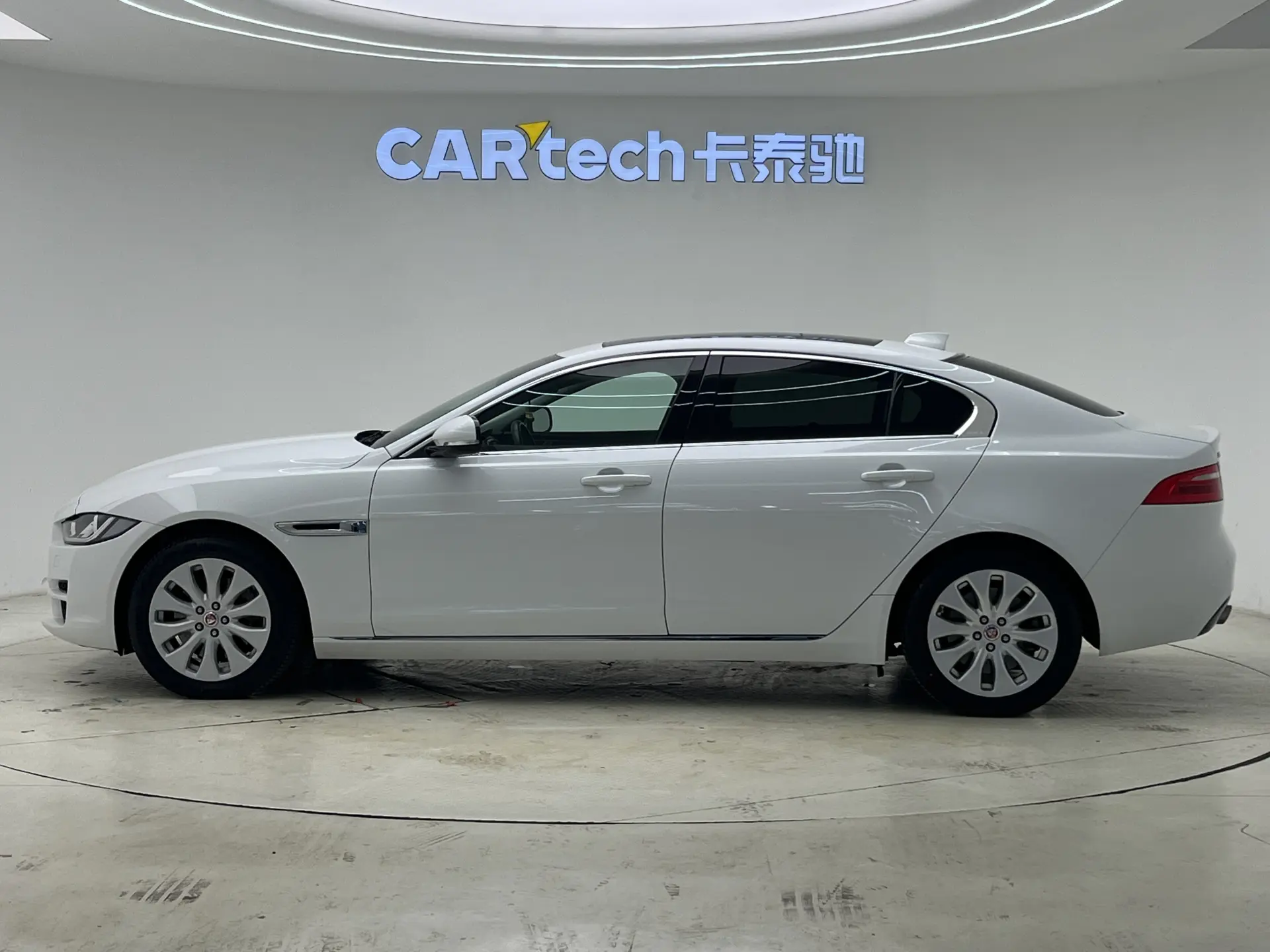 Jaguar XEL, 2019 3