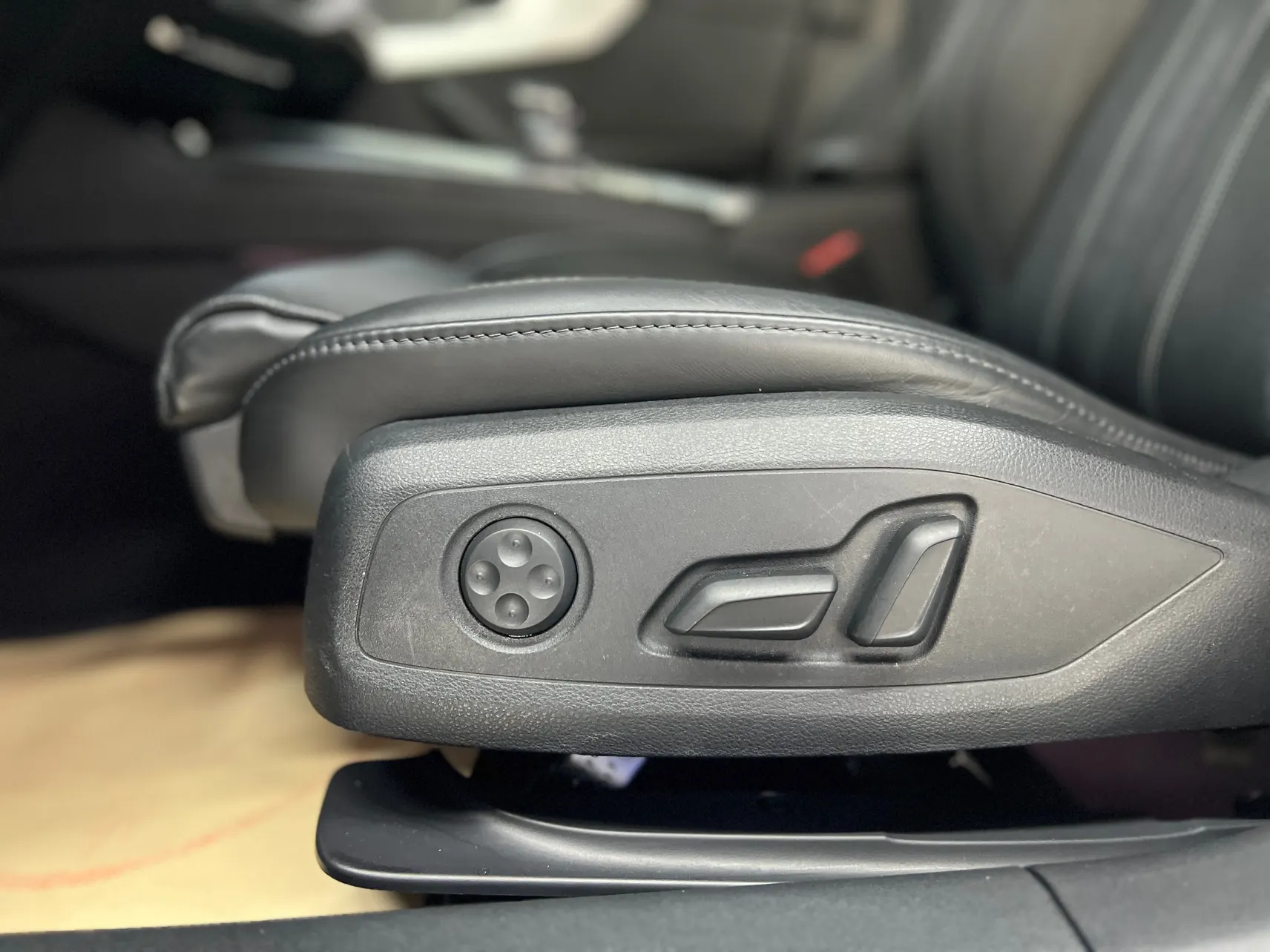 Audi A4L 40 TFSI, 2023 12