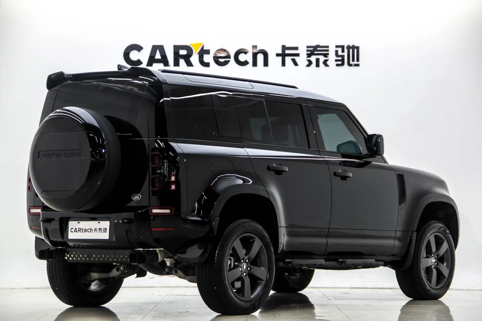 Land Rover Defender, 2025 4