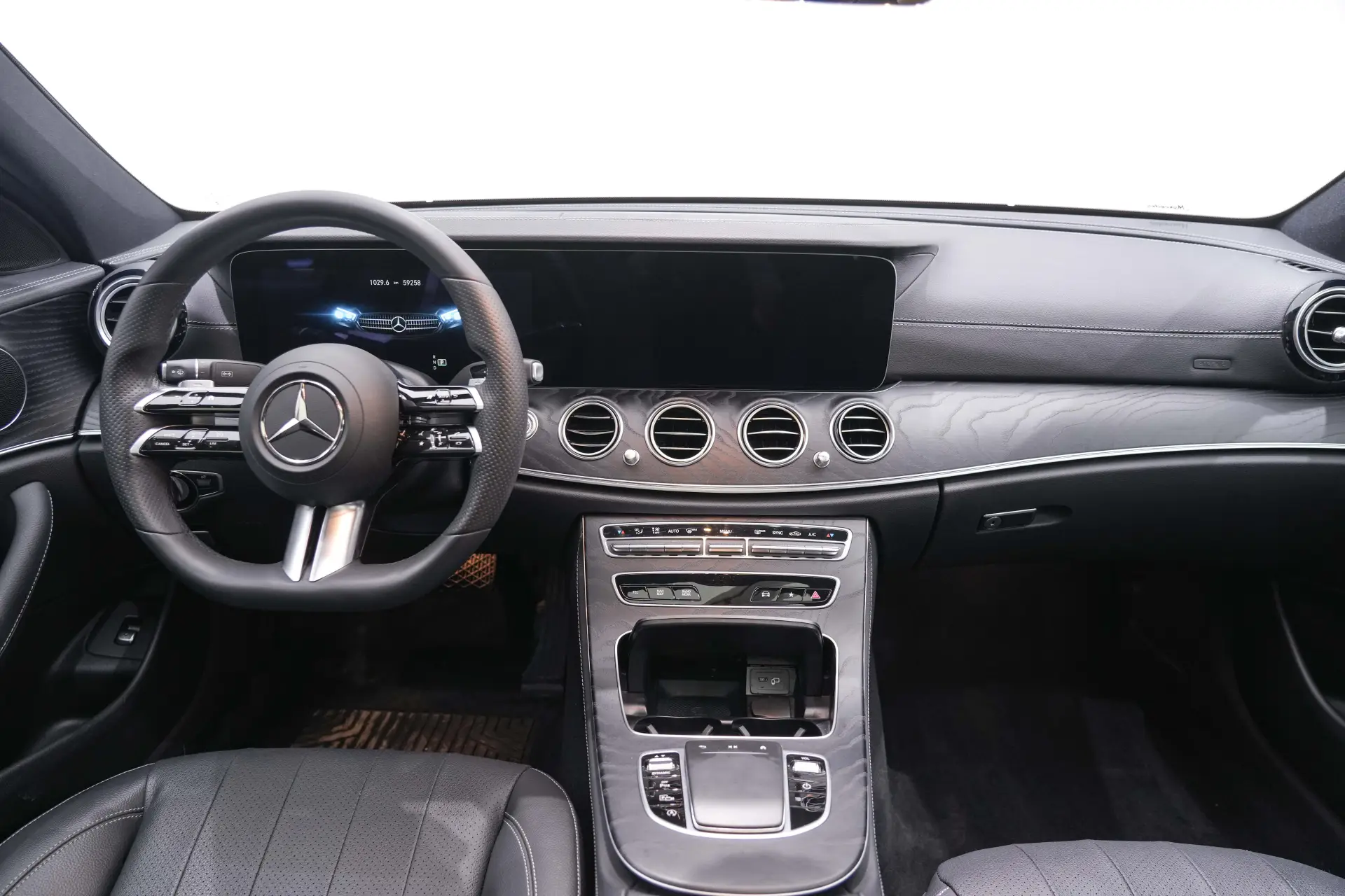 Mercedes-Benz E 260, 2020 16