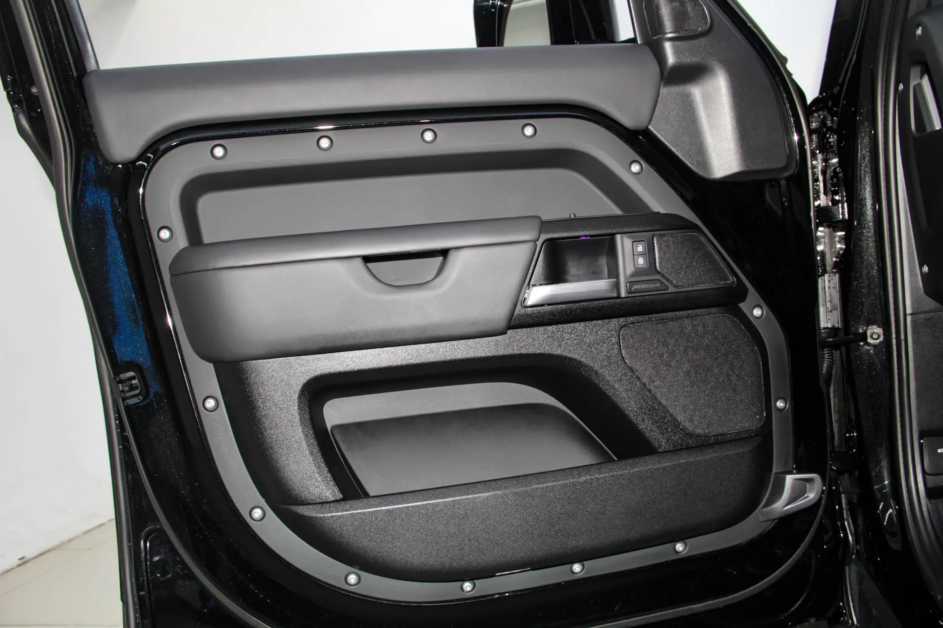 Land Rover Defender, 2025 17