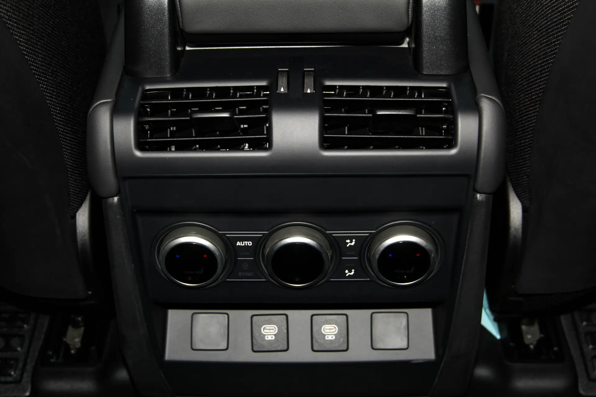 Land Rover Defender, 2025 23