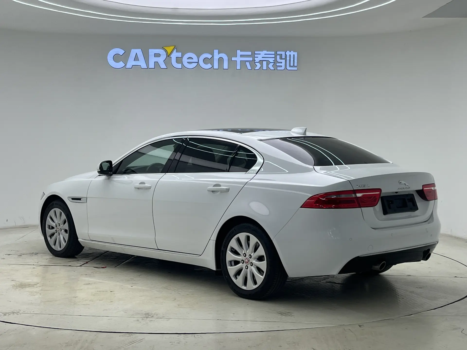 Jaguar XEL, 2019 4