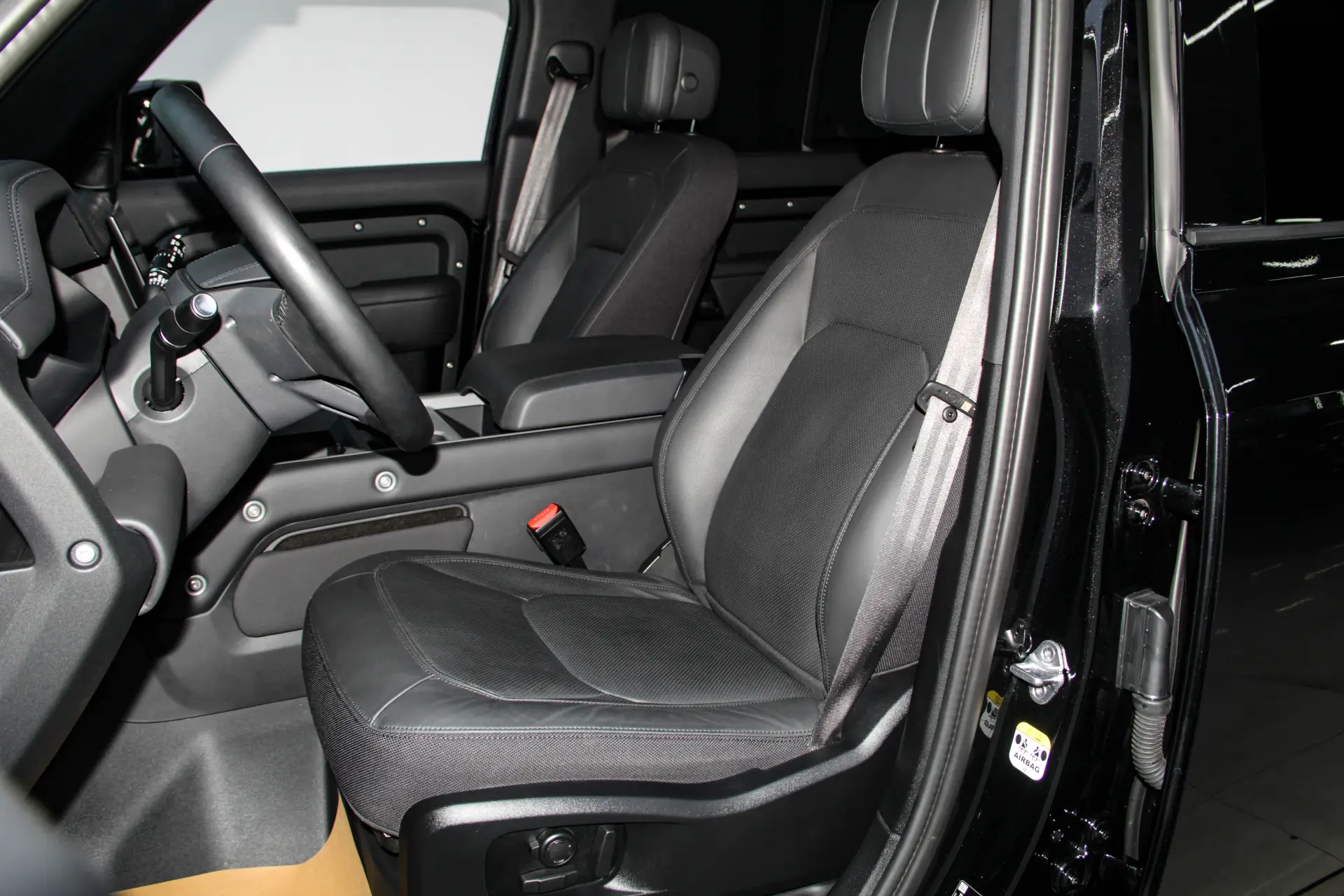 Land Rover Defender, 2025 31