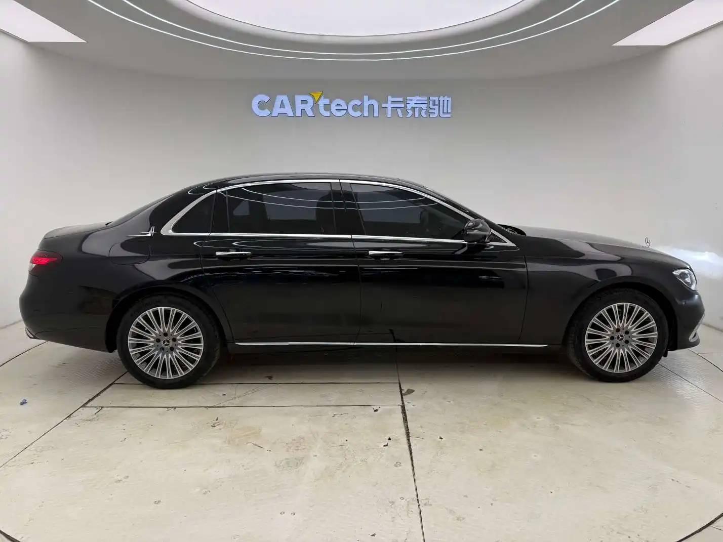Mercedes-Benz E 300 L, 2022 4