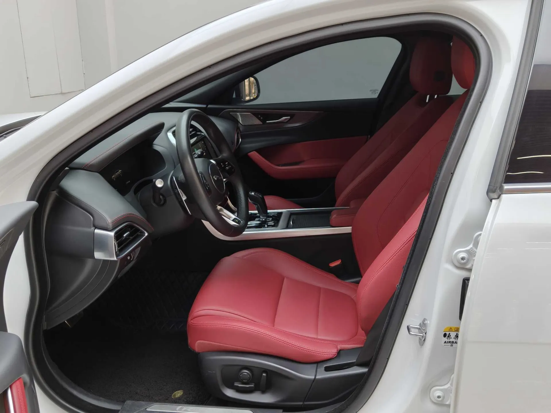 Jaguar XEL, 2024 17