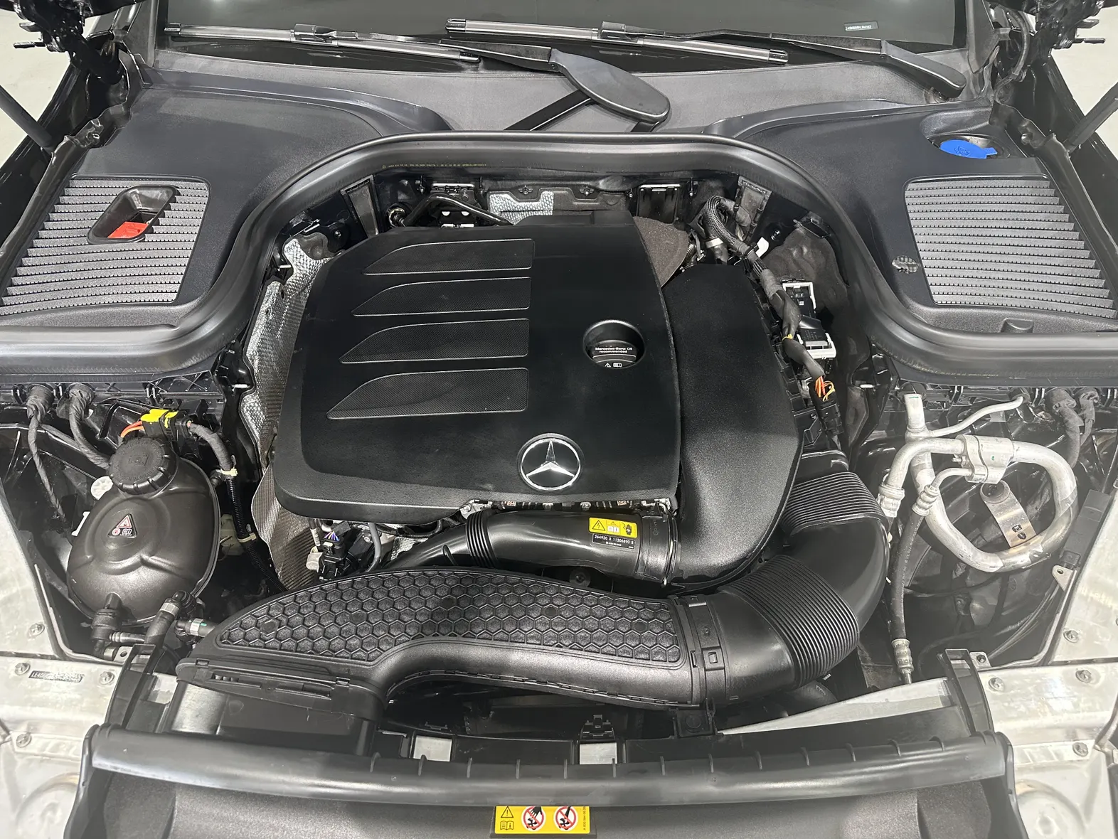 Mercedes-Benz GLC 260 L, 2022 8