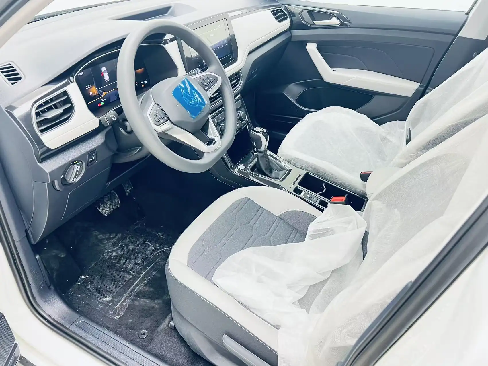 Volkswagen Tharu, 2026 17