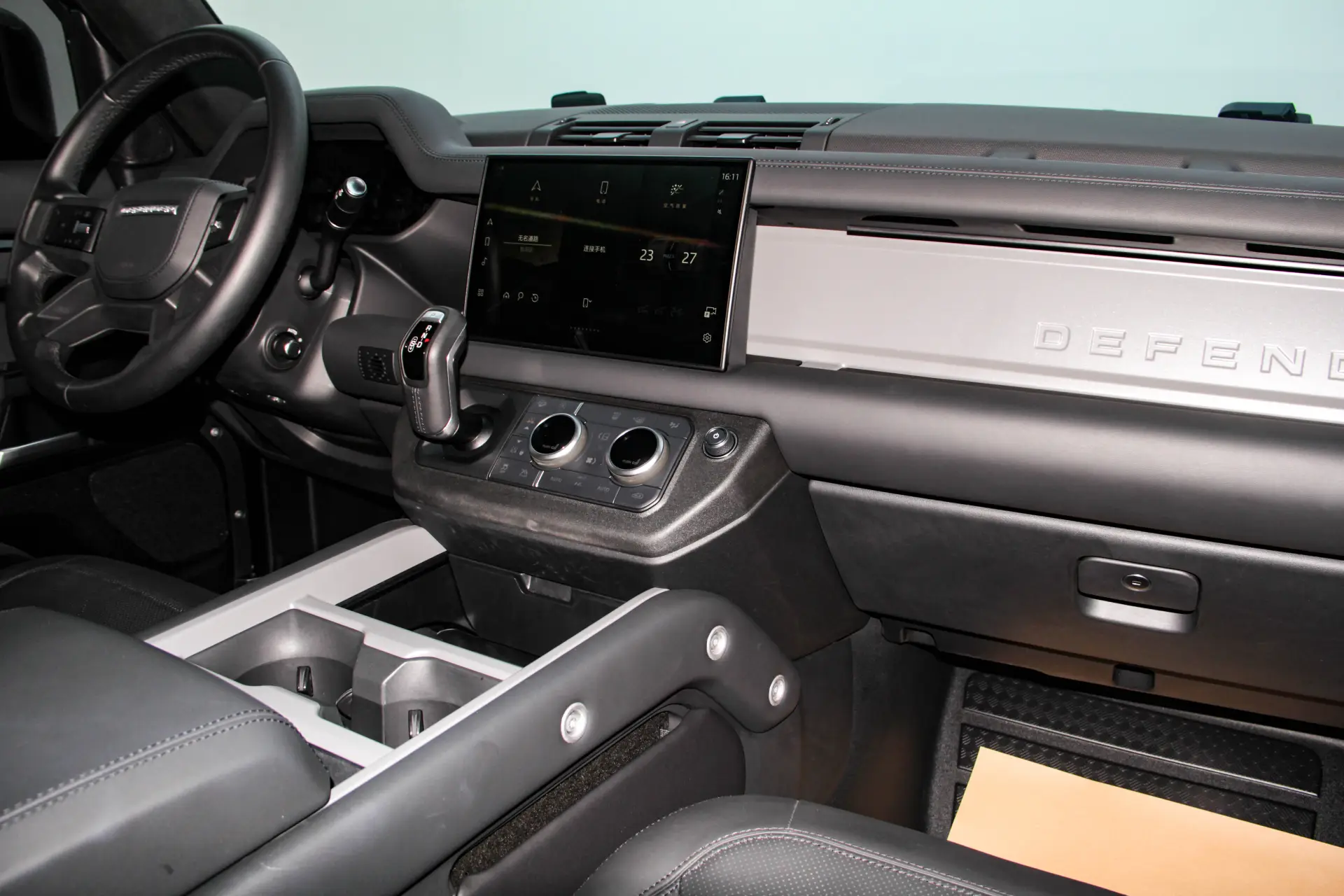 Land Rover Defender, 2025 19