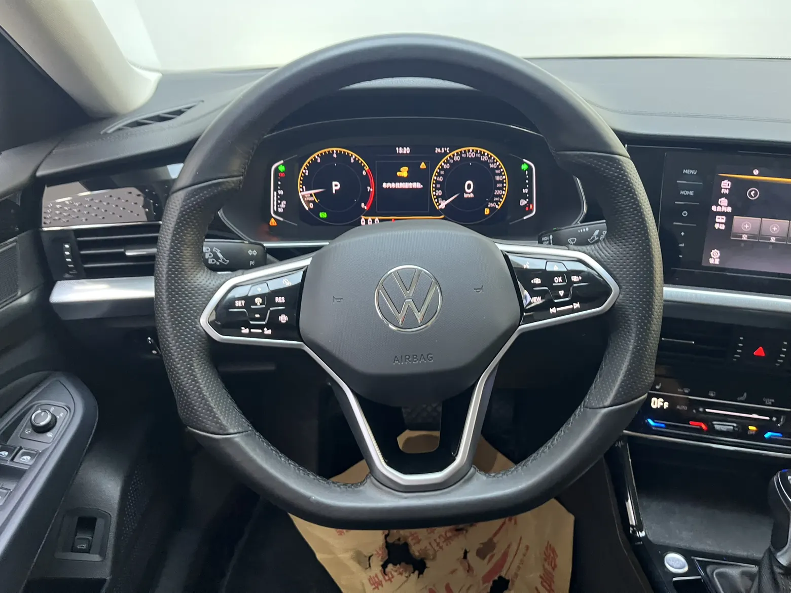 Volkswagen Passat, 2023 11