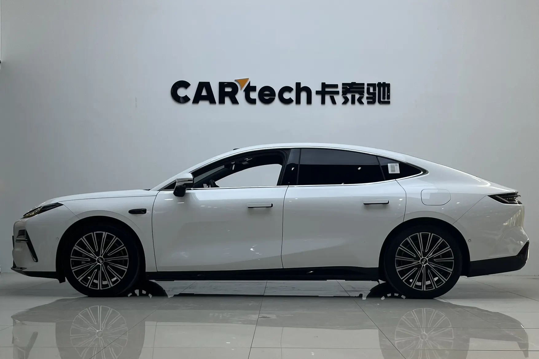 Geely Galaxy 8, 2025 4