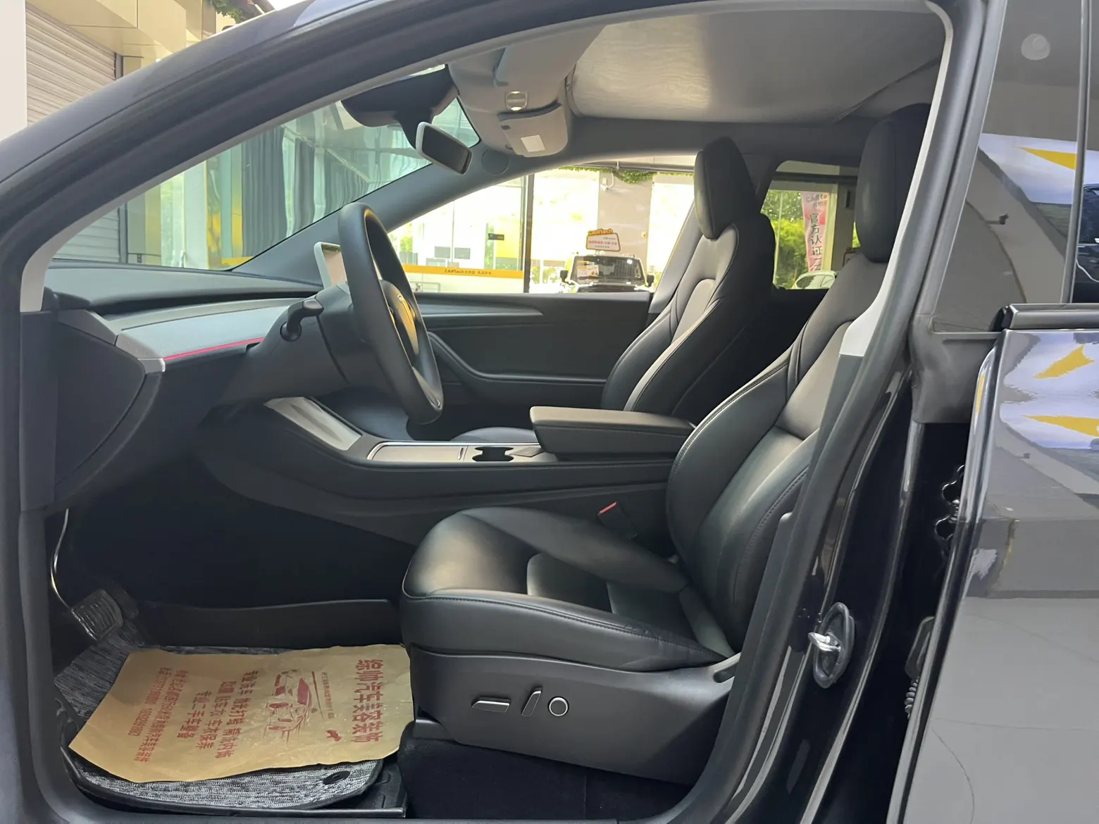 Tesla Model Y, 2024 14
