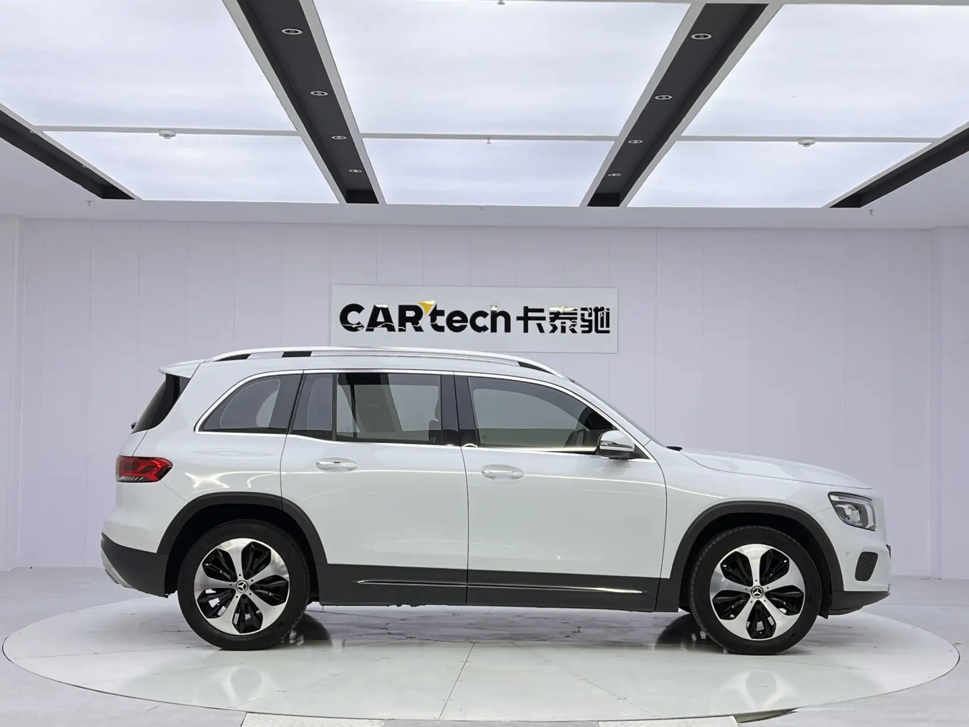 Mercedes-Benz GLB, 2021 4