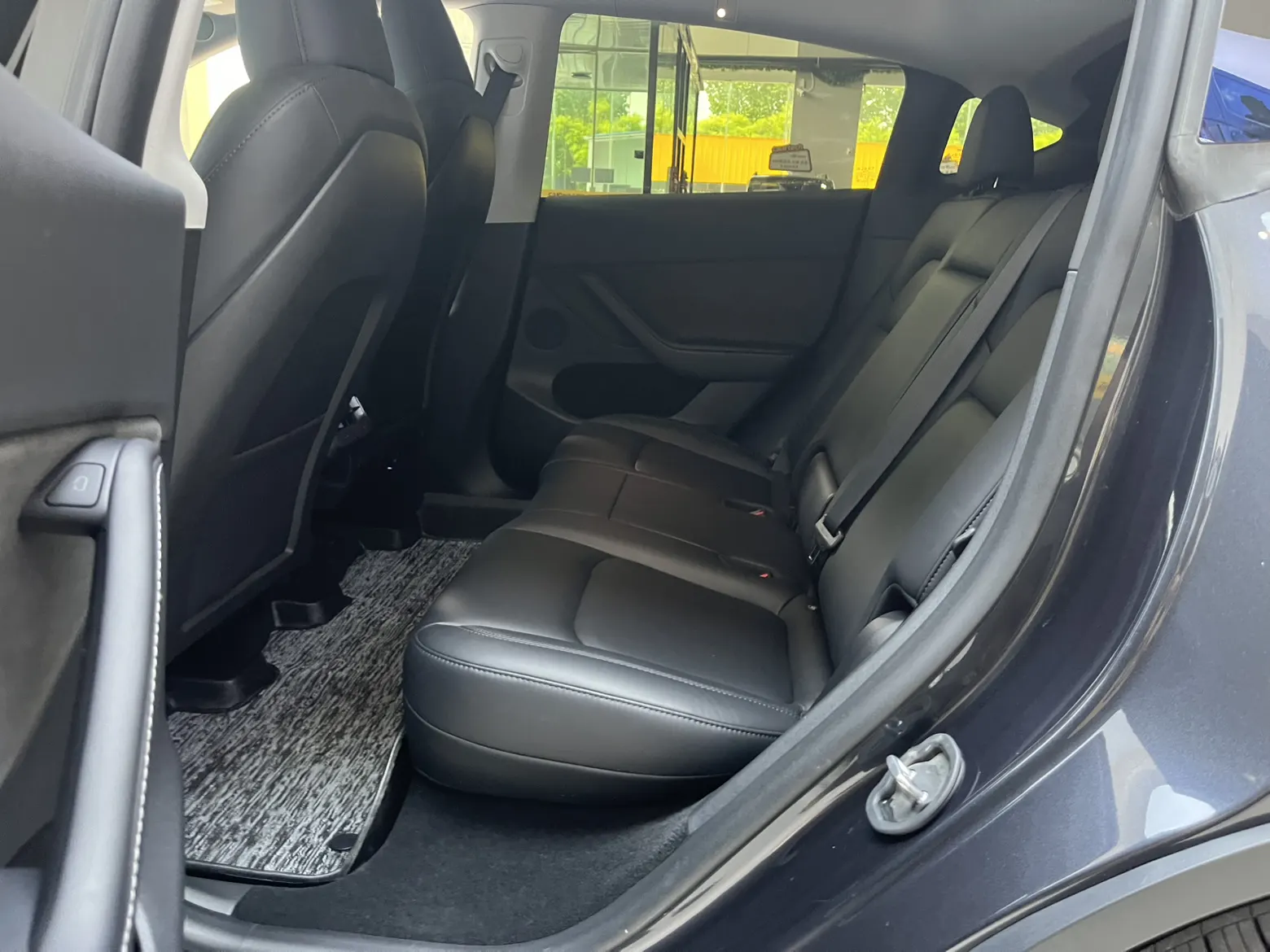 Tesla Model Y, 2024 16