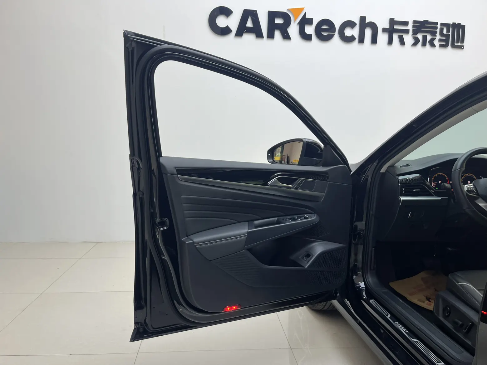 Volkswagen Passat, 2023 13