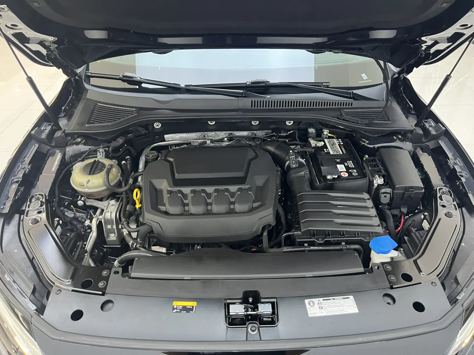 Volkswagen Passat, 2023 9