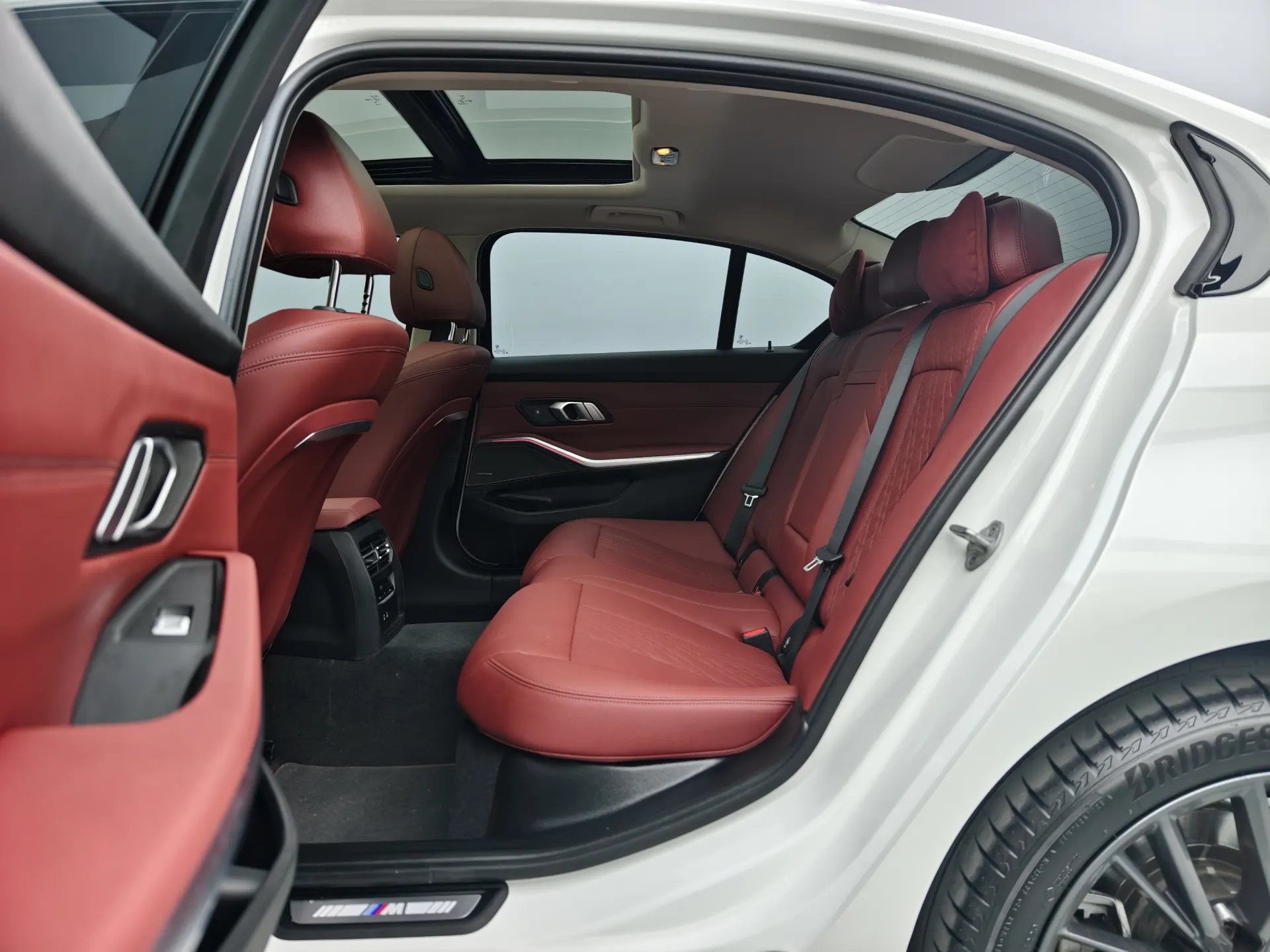 BMW 325Li, 2023 13