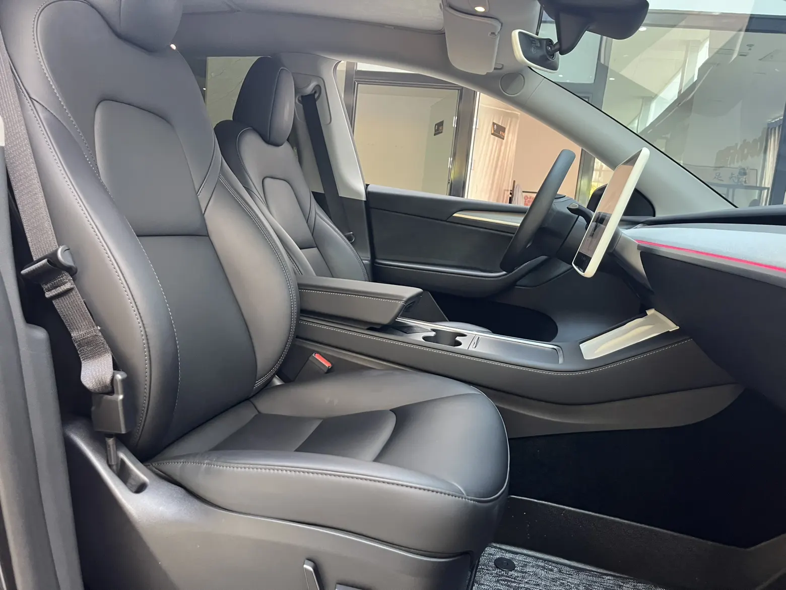 Tesla Model Y, 2024 15
