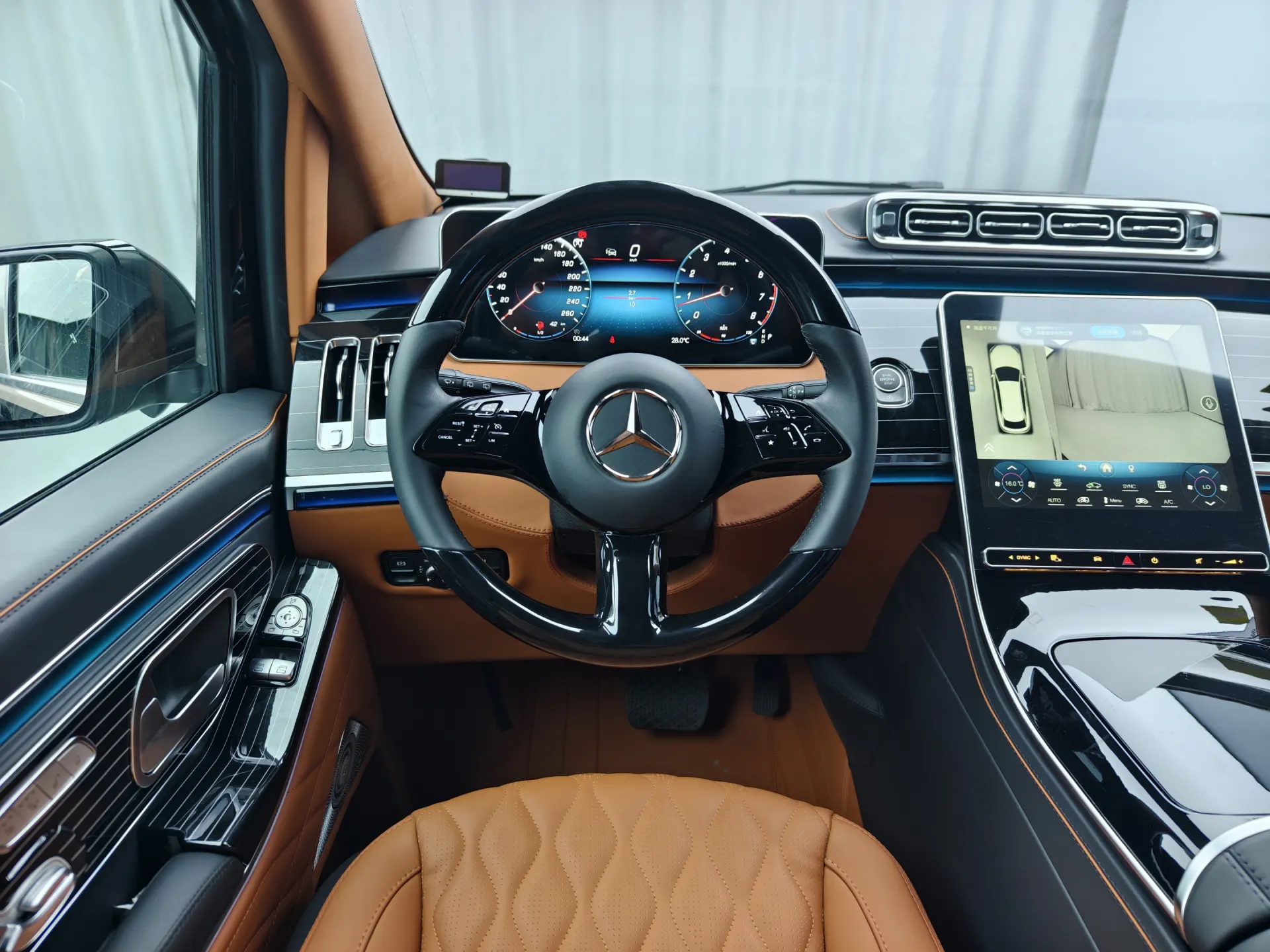 Mercedes-Benz Vito, 2025 9