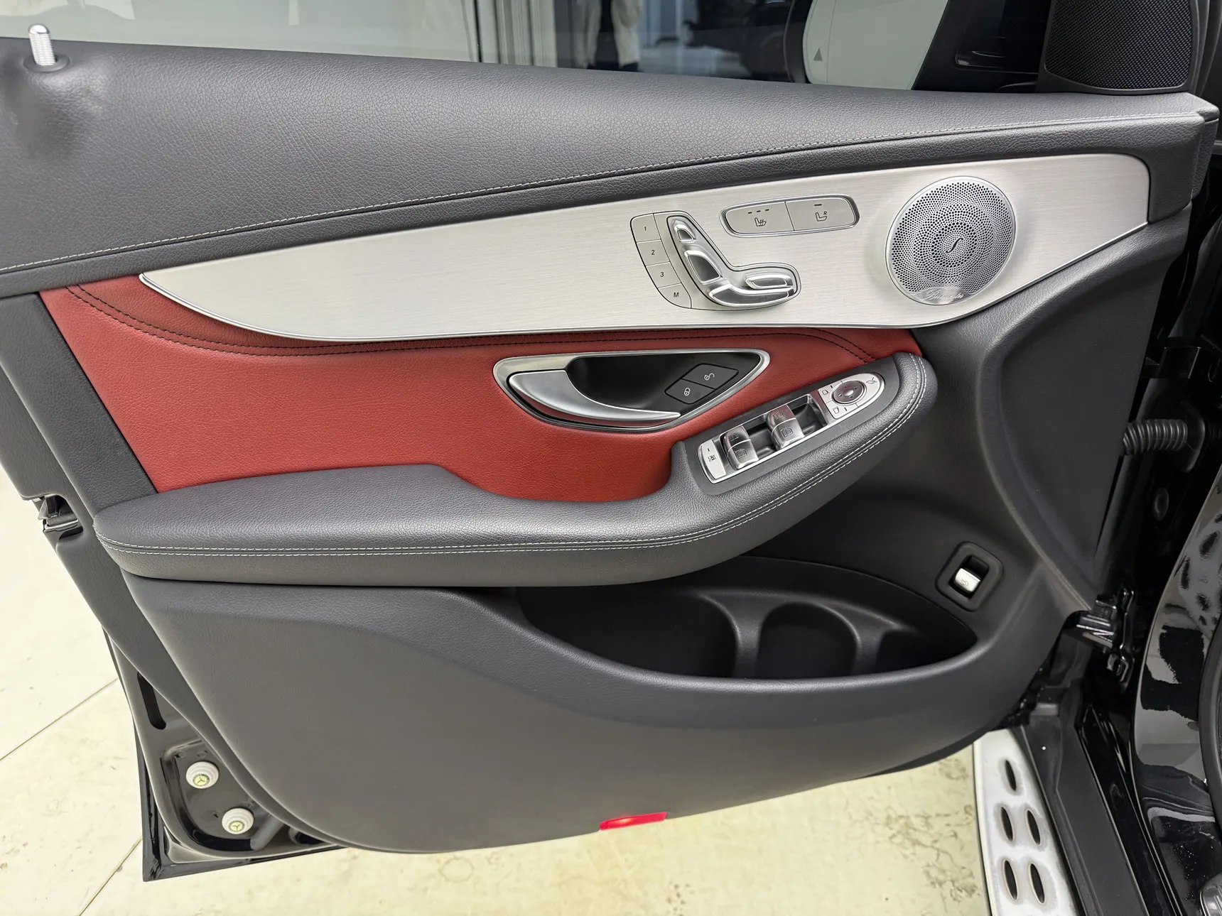 Mercedes-Benz GLC 300 L, 2020 19