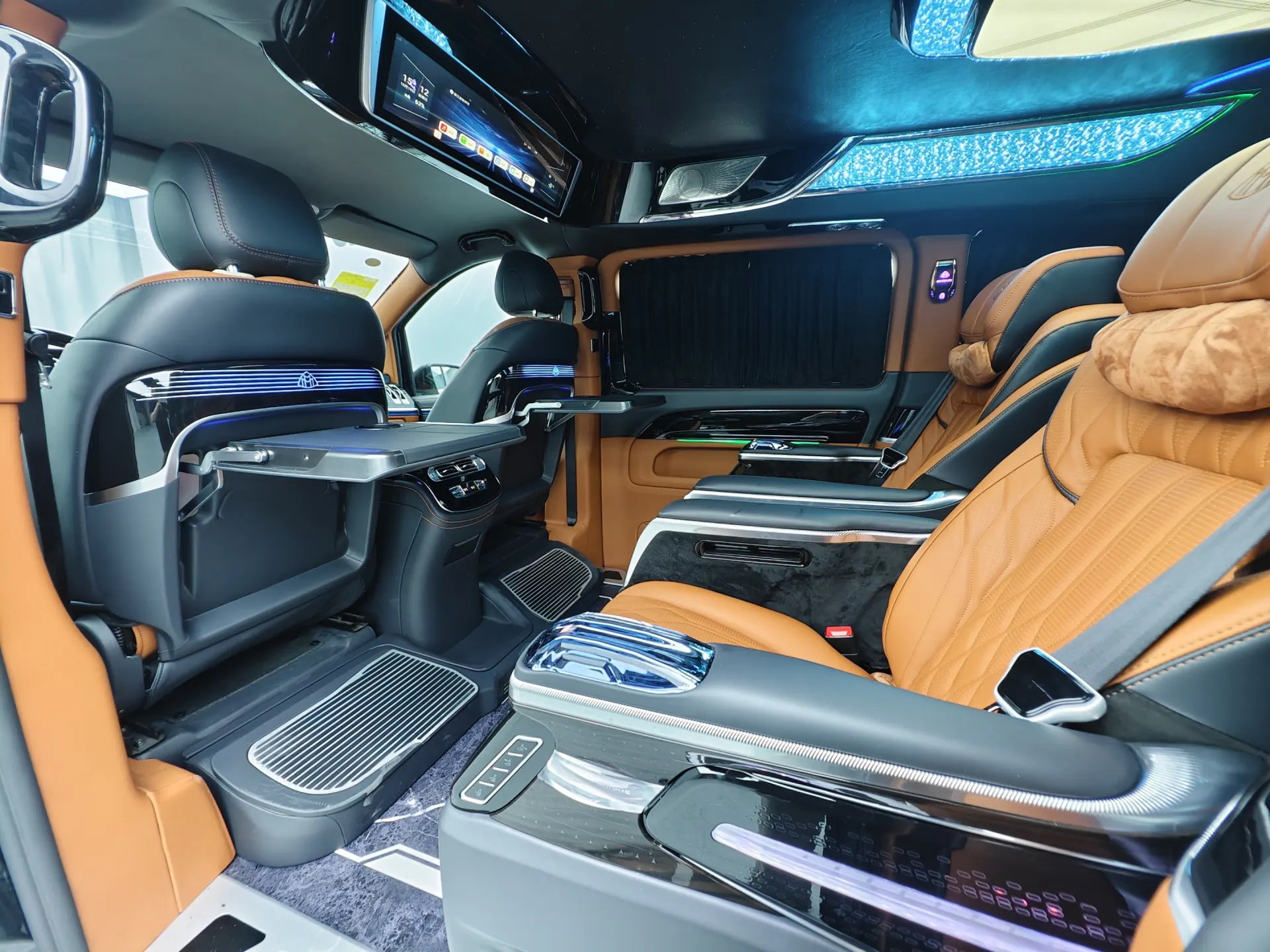 Mercedes-Benz Vito, 2025 18