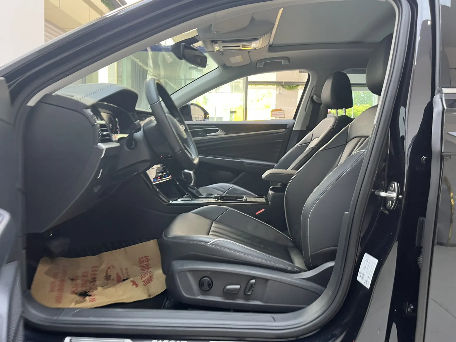 Volkswagen Passat, 2023 14