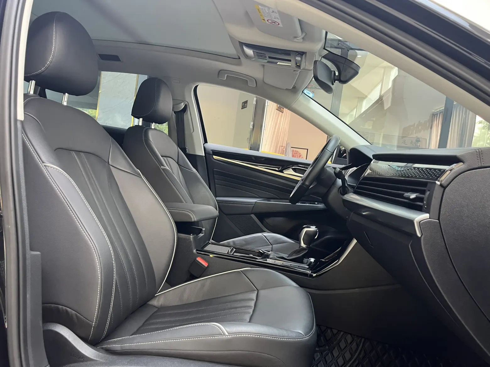 Volkswagen Passat, 2023 15