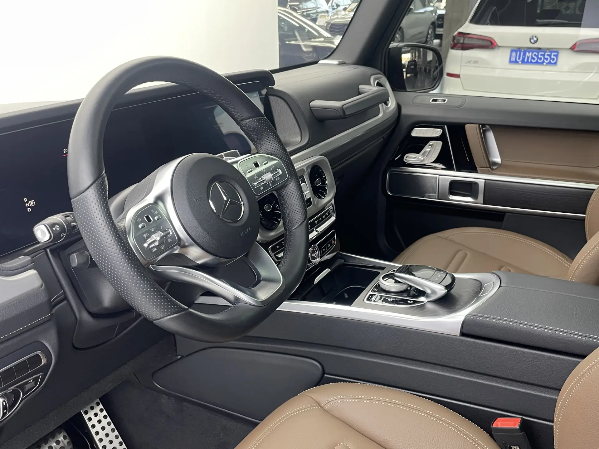 Mercedes-Benz G 350, 2023 все фото