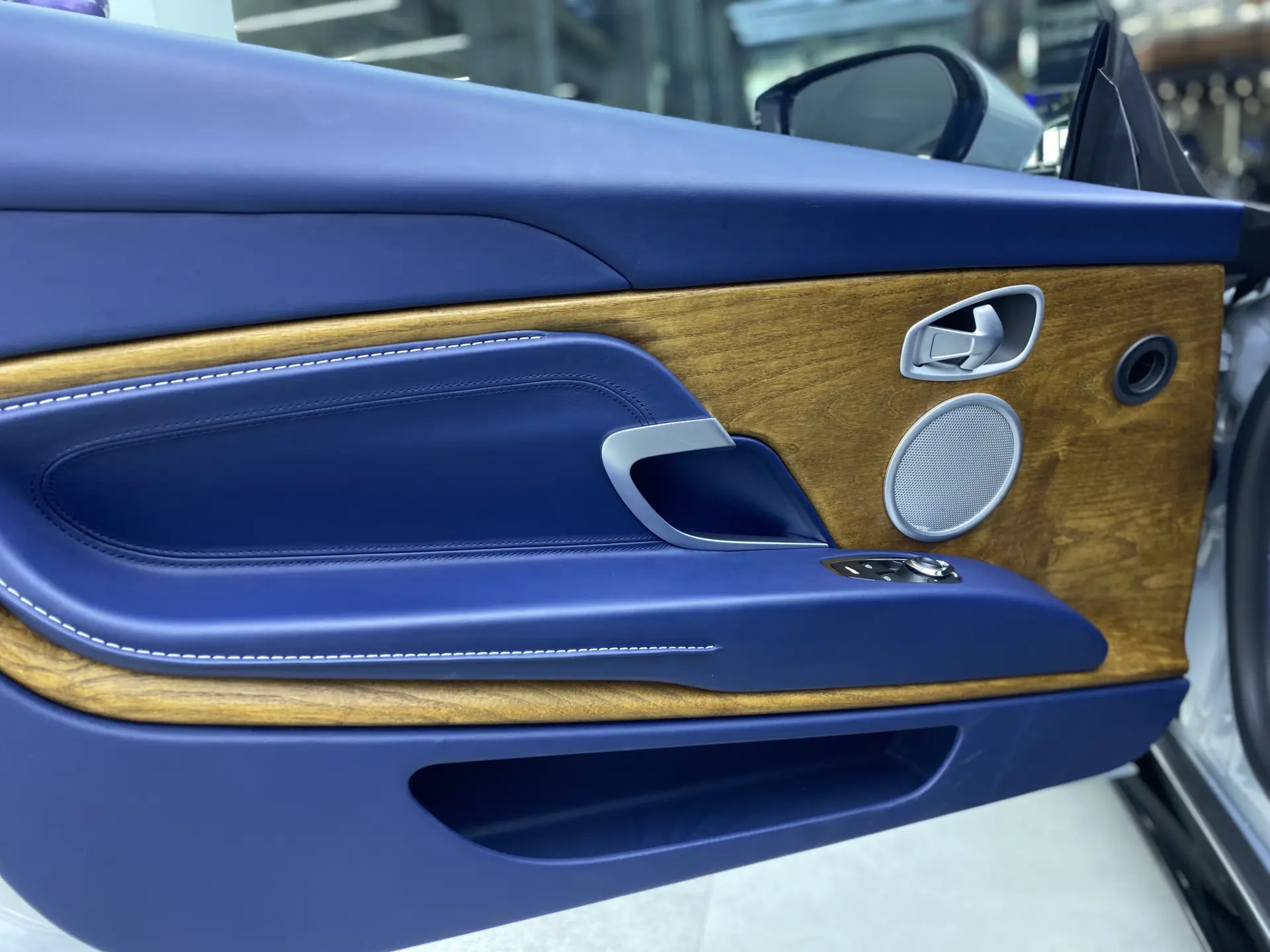 Aston Martin DB11, 2018 17