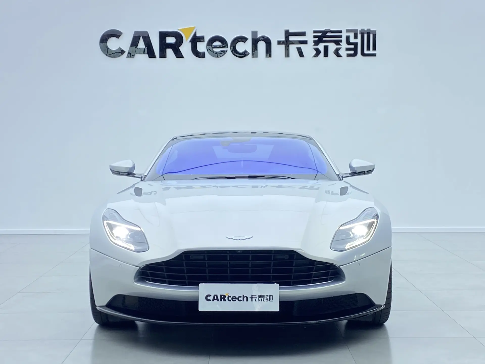 Aston Martin DB11, 2018 2