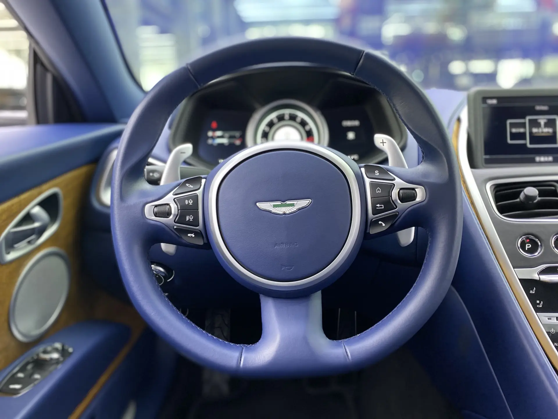 Aston Martin DB11, 2018 12