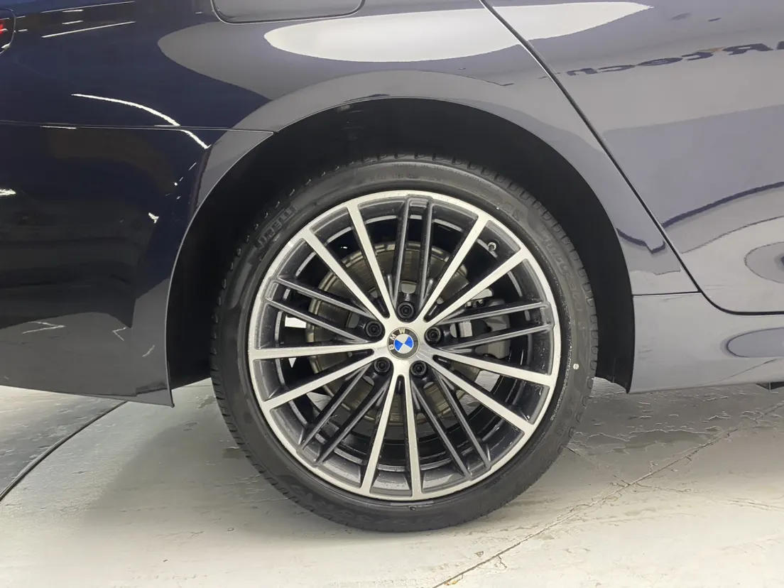 BMW 530Li, 2021 11