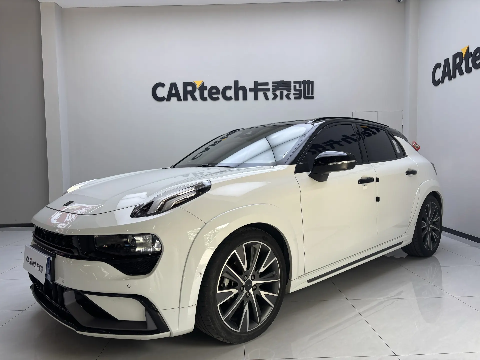 Lynk & Co 02