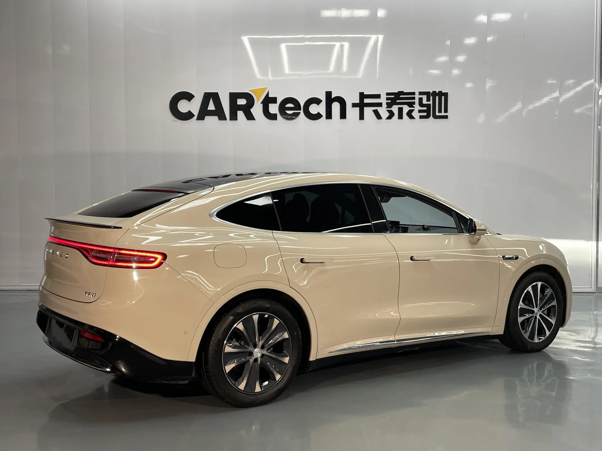 Luxeed R7, 2025 все фото
