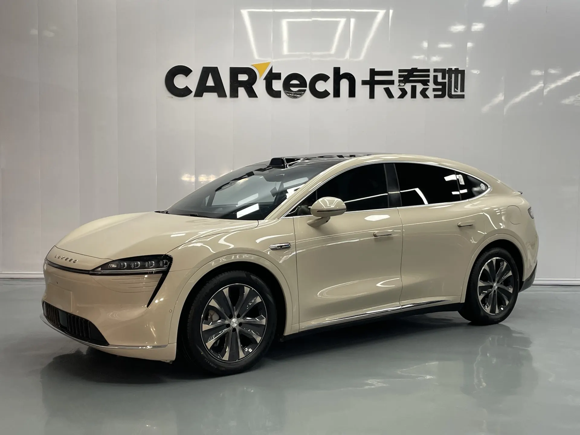 Luxeed R7