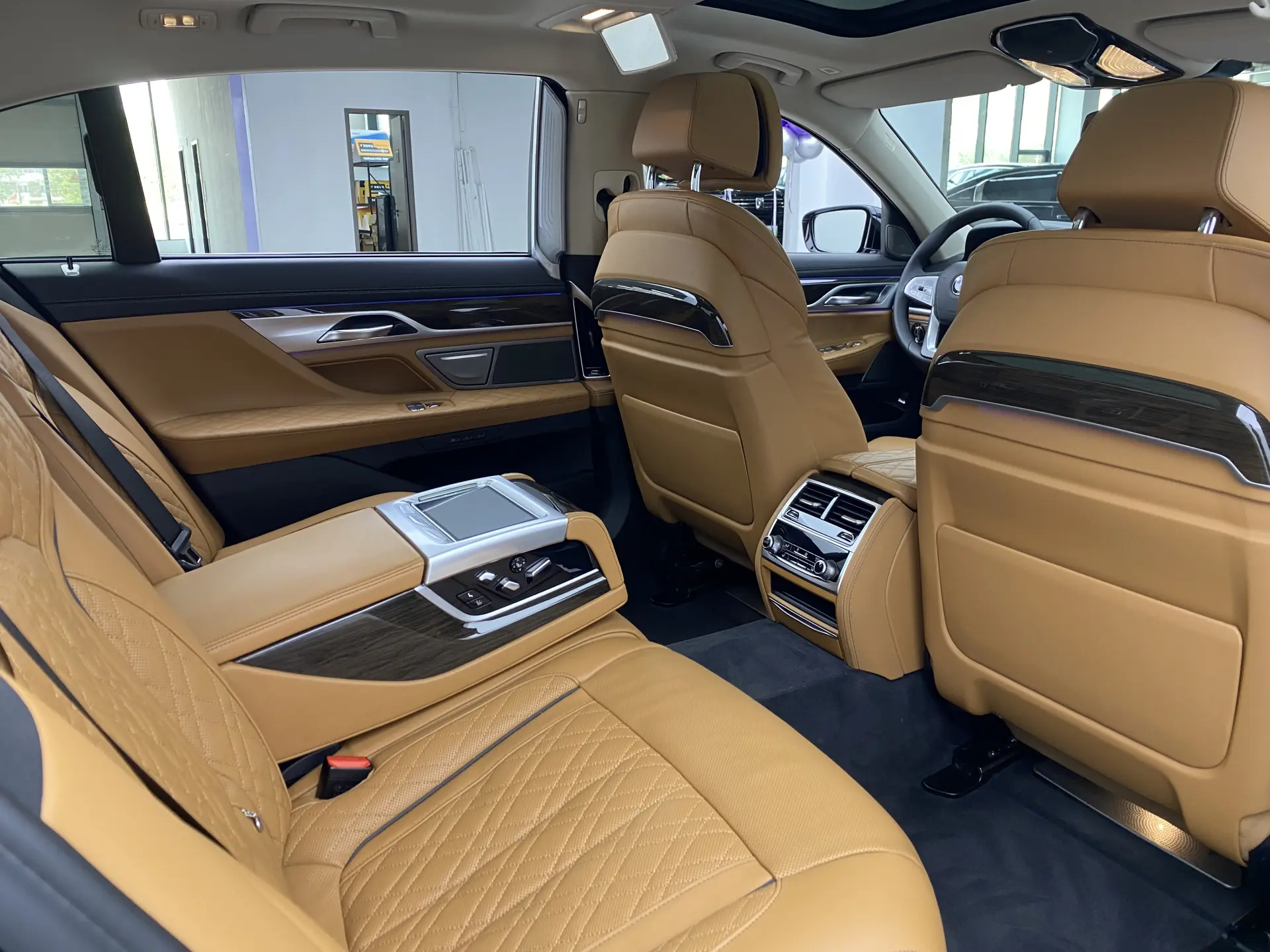 BMW 730Li, 2022 10