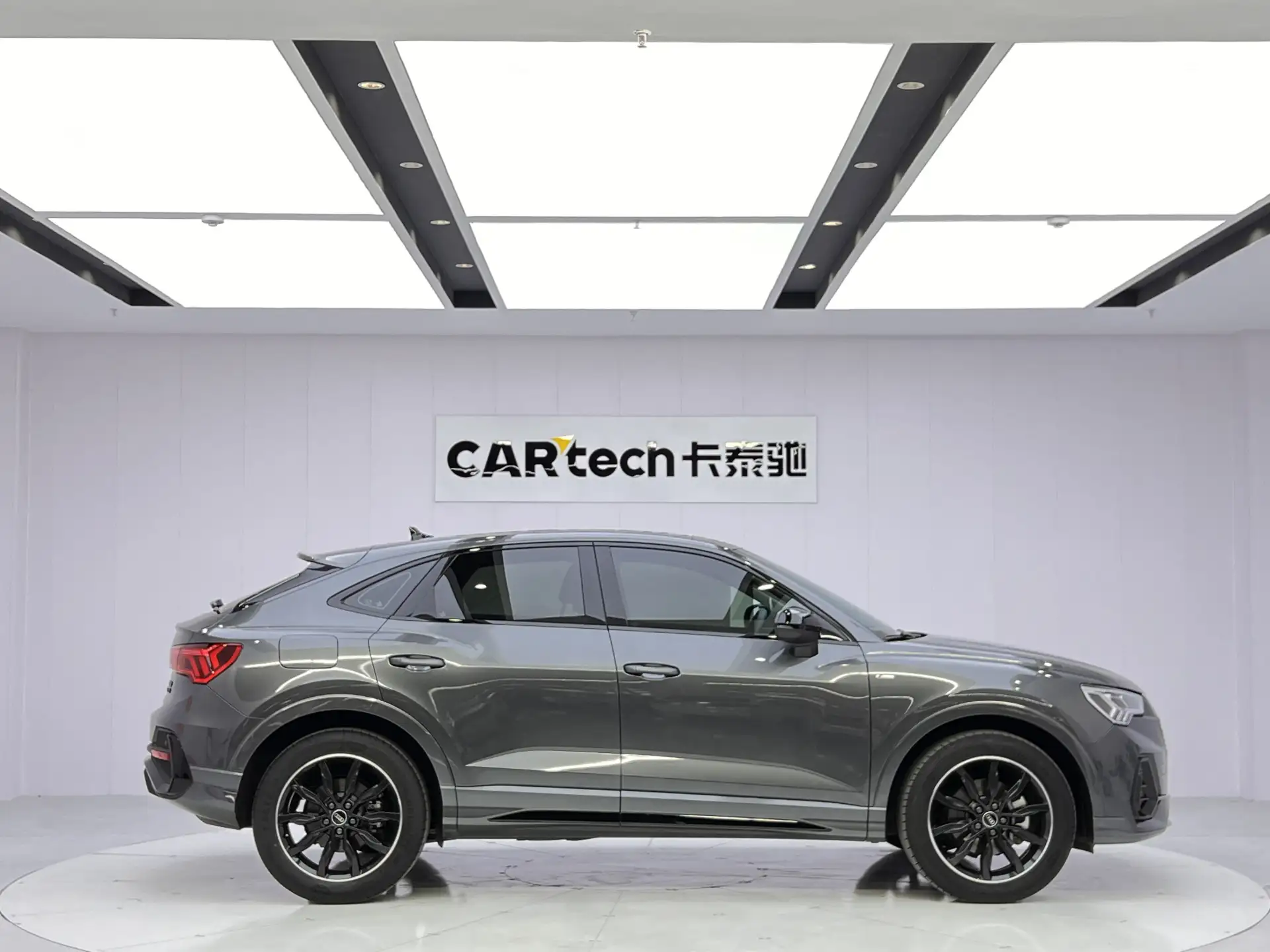 Audi Q3, 2023 4