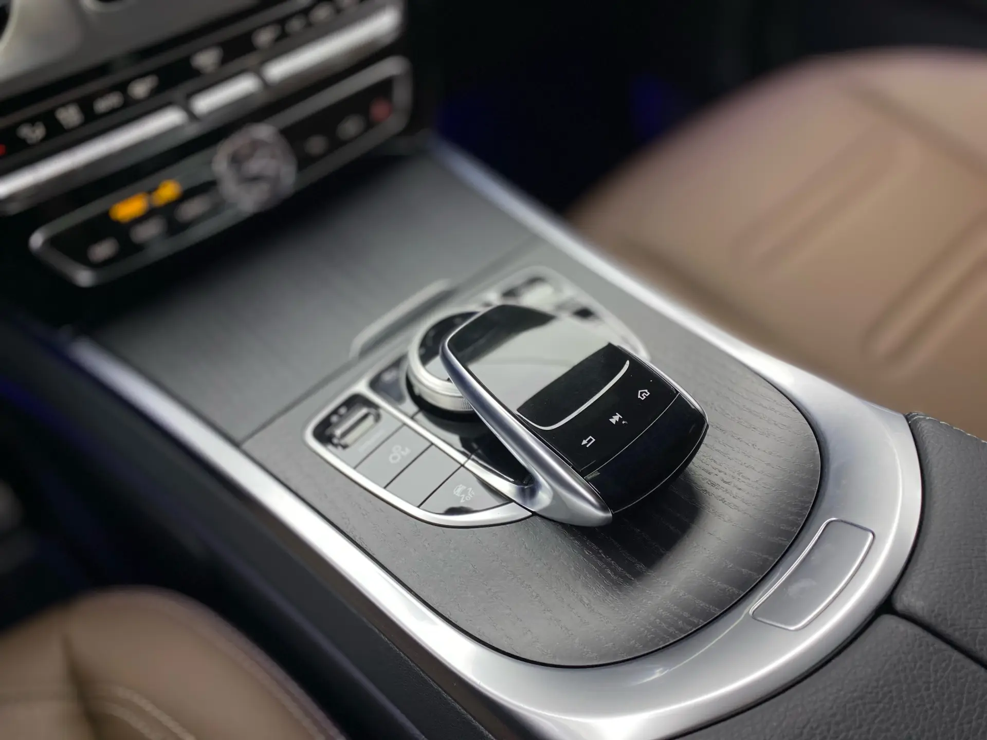 Mercedes-Benz G 350, 2023 18