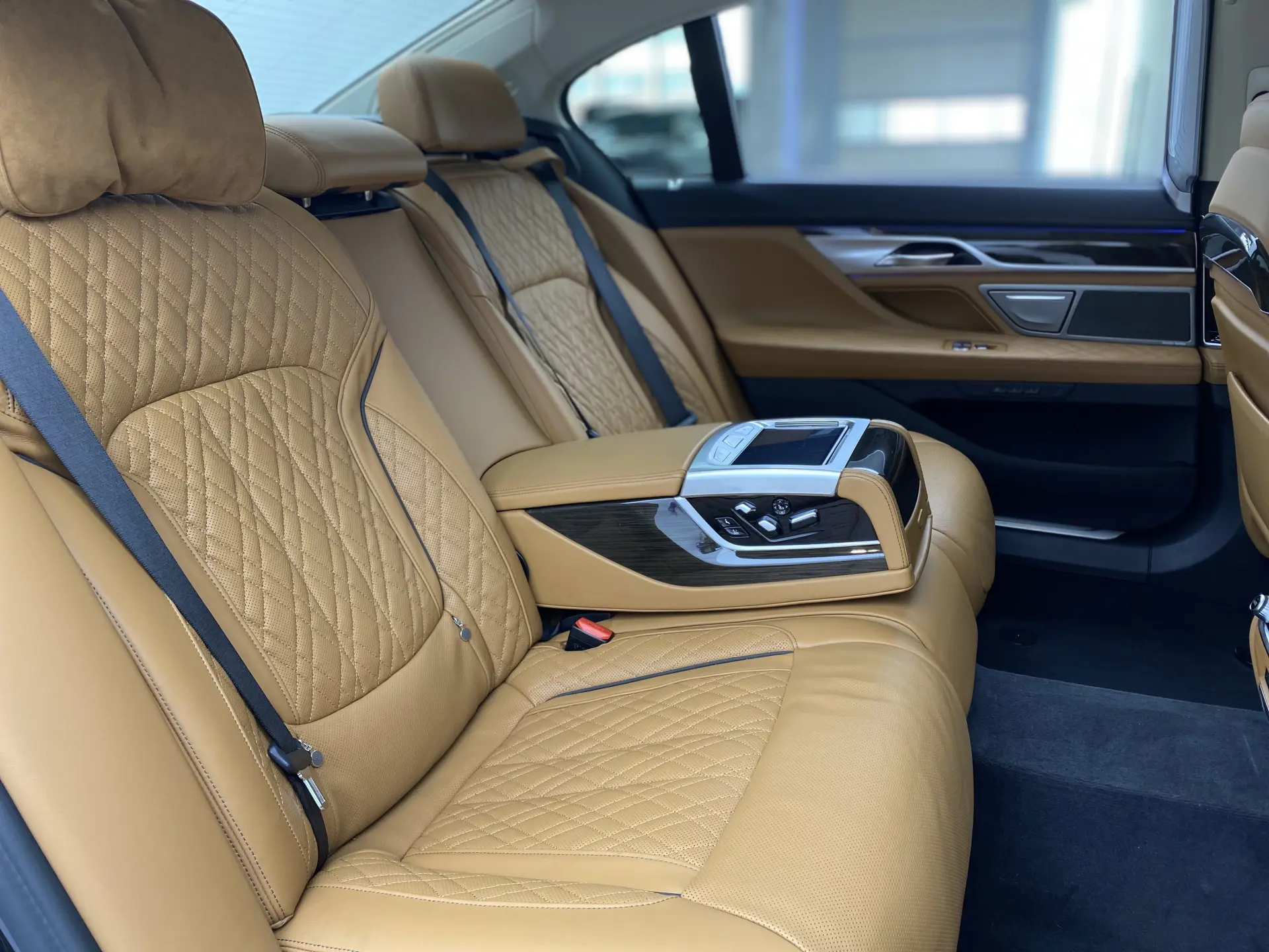 BMW 730Li, 2022 11